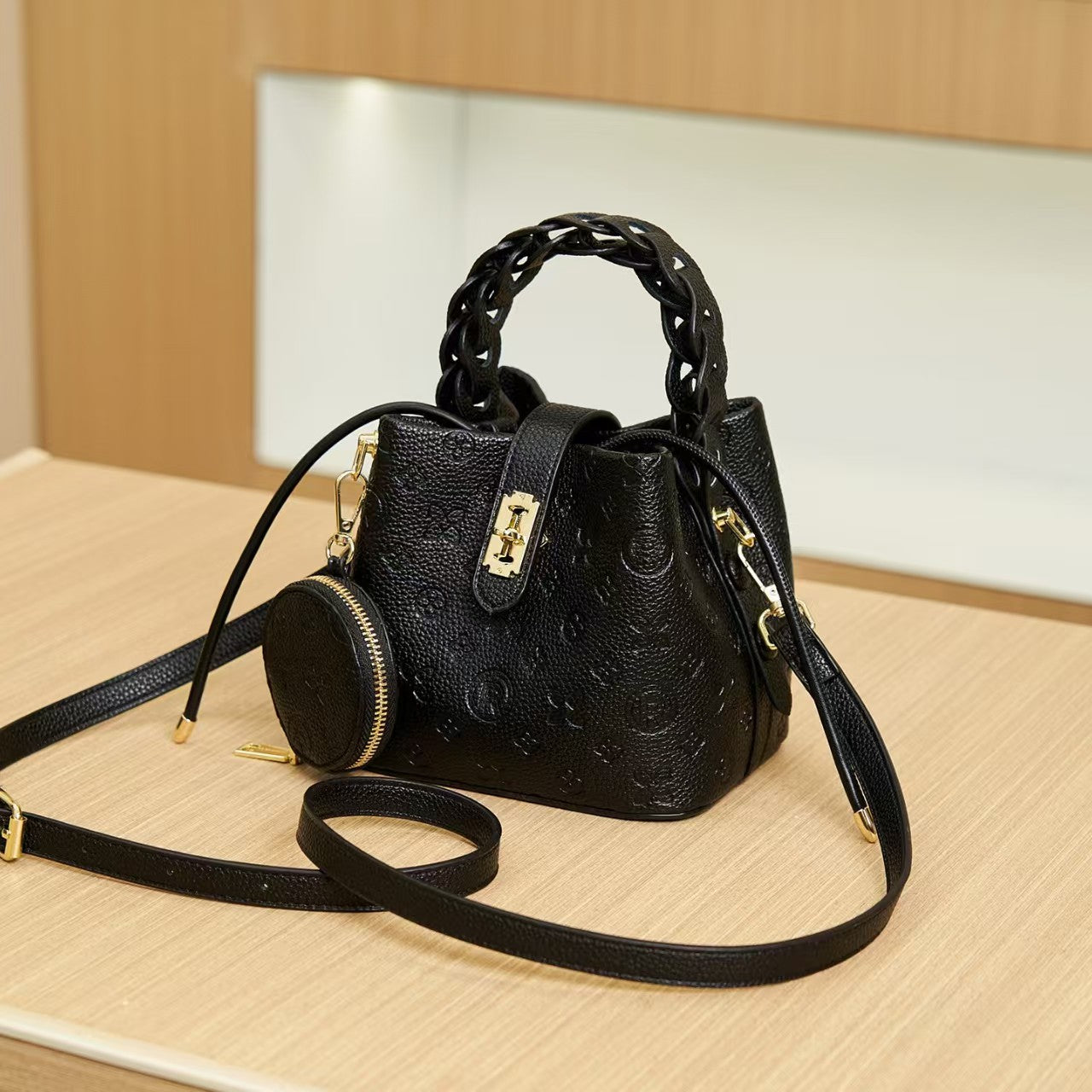 New Pink Embossed Large Capacity Basket Bucket Tote, Crossbody Shoulder Purse, Light Luxury Stylish Handbag for Women
