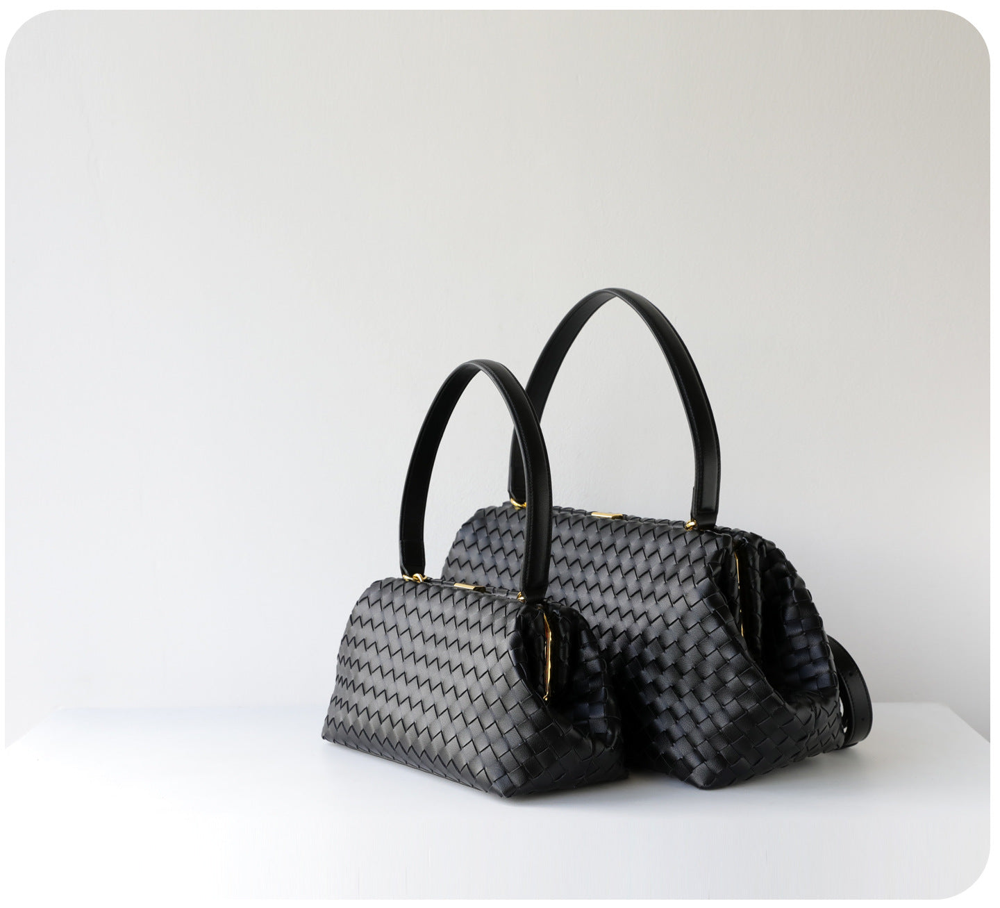 Woven Clasp Tote Bag for Women Large Capacity Commuter Shoulder Handbag, Premium Fashion Purse with Elegant Hardware Detail