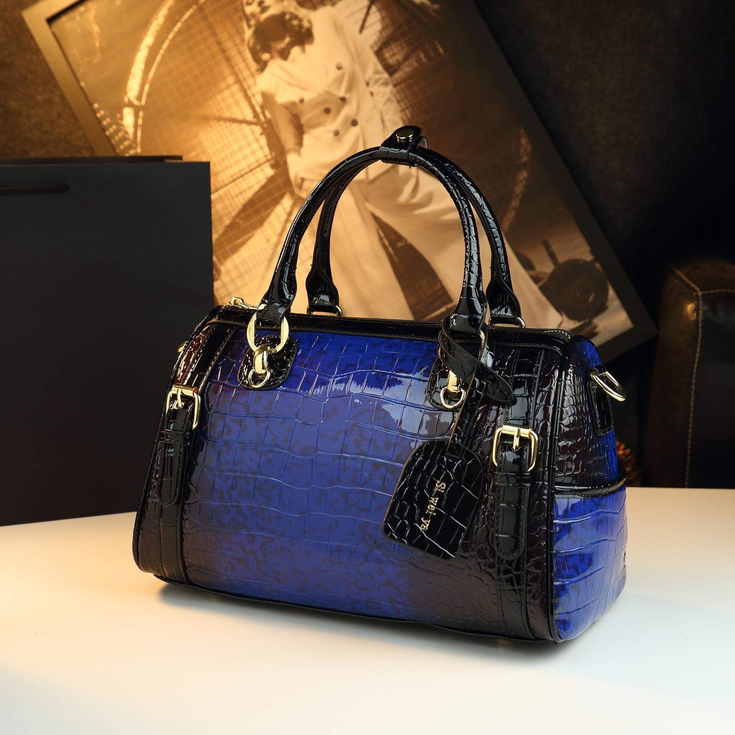 New Arrival Croc-Effect Genuine Leather Boston Pillow Bag for Women, A Large Capacity Top-Handle Handbag with Fashionable Design, Perfect for Moms