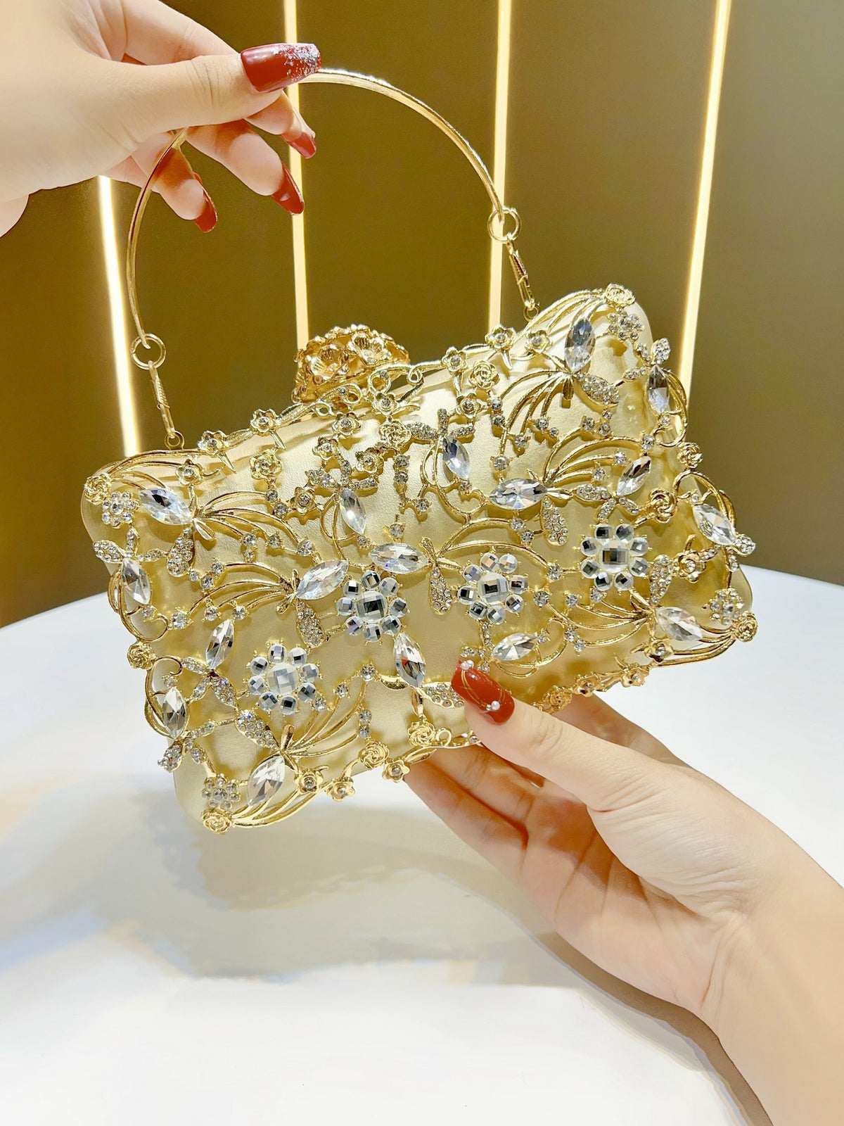 Women's Large Capacity Evening Clutch, Glamorous Small Square Chain Bag for Bridesmaid Formal Dress, Premium Purse for Banquet