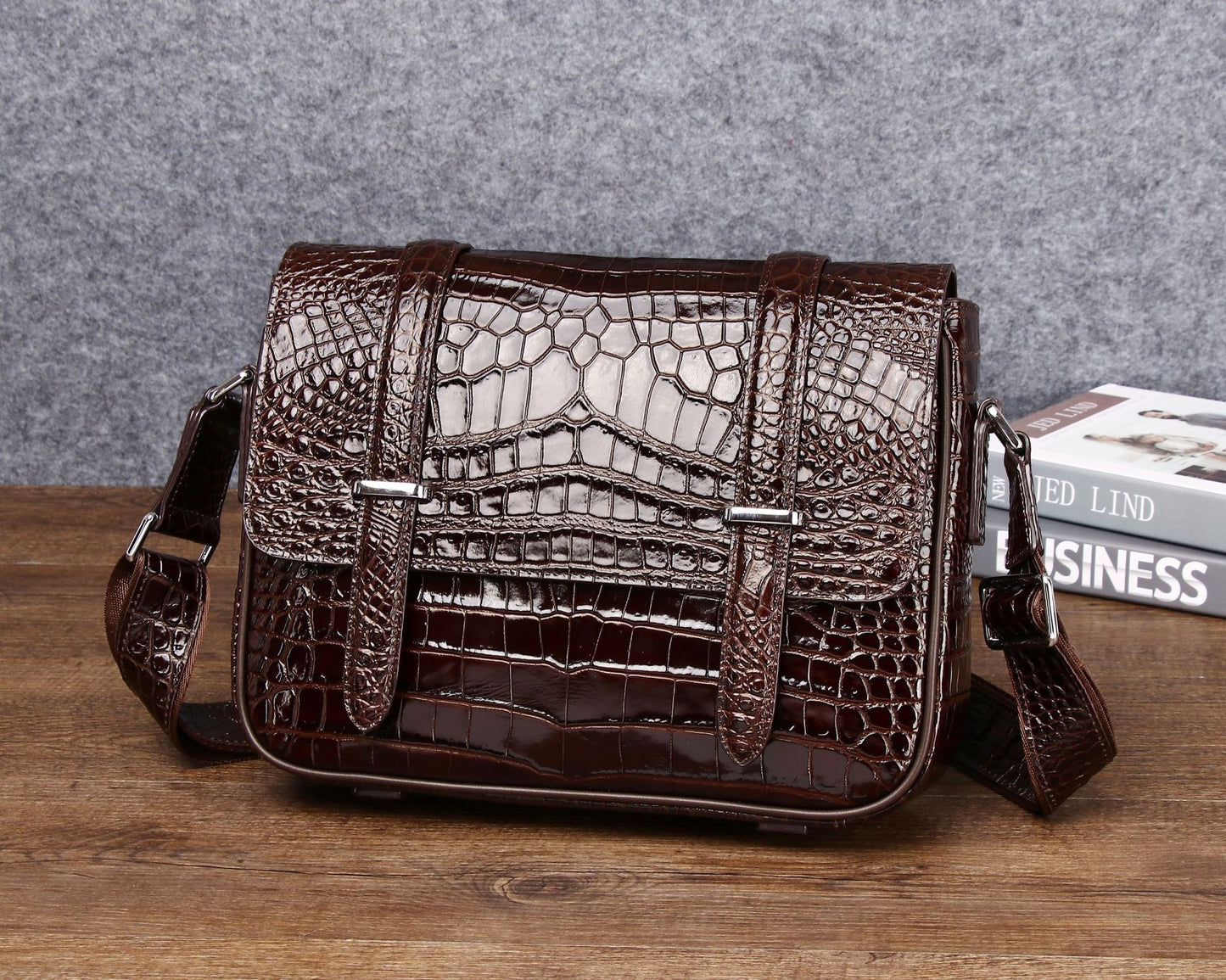 New Arrival Croc-Effect Genuine Cowhide Cambridge Satchel for Men, A Casual Business Shoulder Crossbody Bag with Versatile Commuter Design