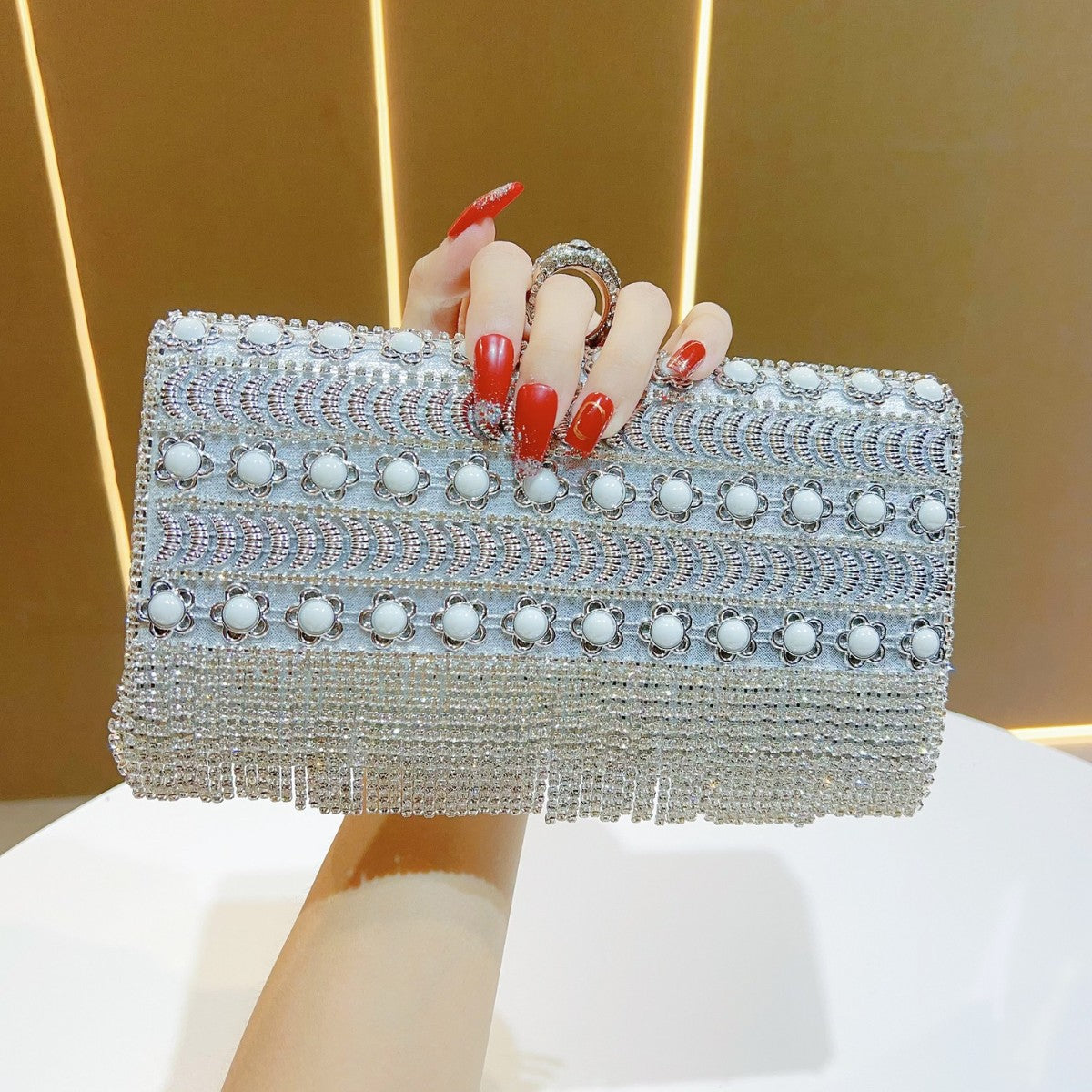Women's Rhinestone Tassel Evening Clutch, Sparkly Crystal Banquet Bag for Formal Dress Party, Light Luxury Glamorous Purse