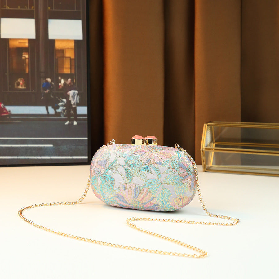 Chinese Floral Embroidery Crossbody Bag for Women Vintage Elegant Chain Shoulder Purse New中式 Clutch Handbag with Premium Satin Finish