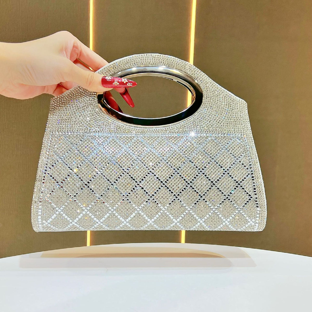 Dazzling Rhinestone Embellished Evening Clutch for Women, A Sparkly Top-Handle Banquet Bag Perfect for Cheongsam Formal Dresses Parties & Special Occasions
