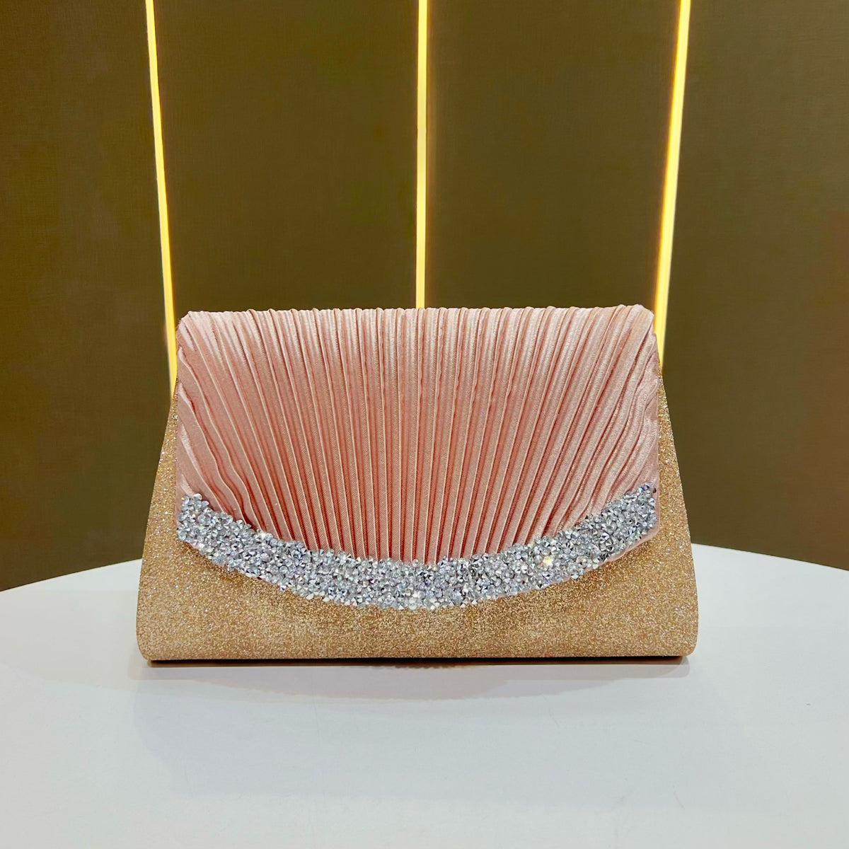 Women's Pleated Evening Clutch, Glamorous Banquet Bag for Cheongsam Formal Dress, Minimalist Bridal Purse for Wedding