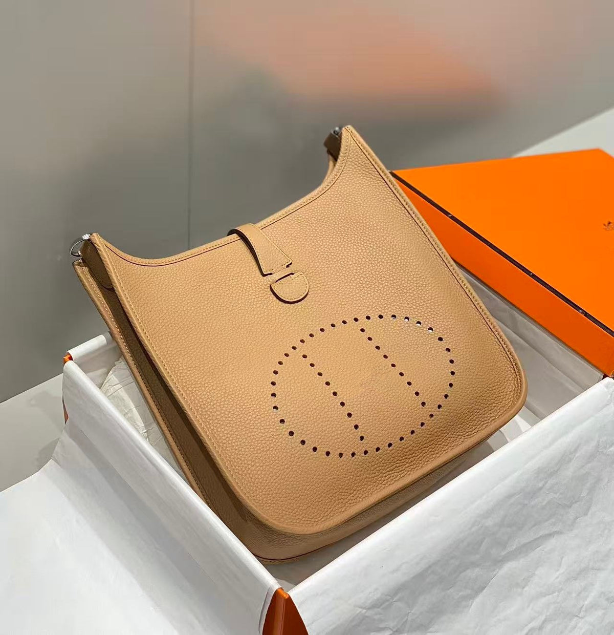 Genuine Top Layer Cowhide Evelyne-Style Crossbody Bag for Women, Mid-High End Boutique Quality Handbag, Wholesale Bulk Order Available for Ladies
