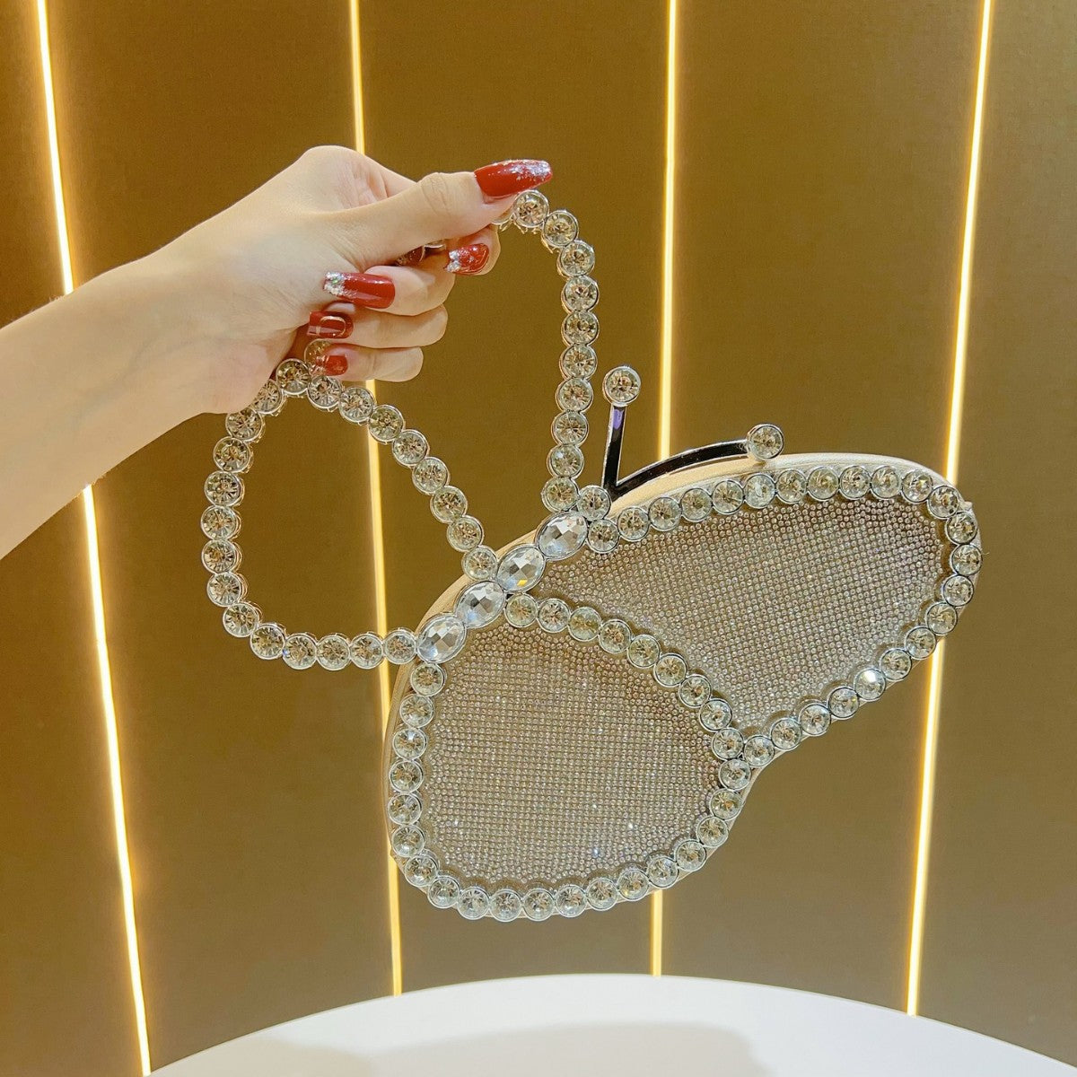 Women's Rhinestone-Embellished Butterfly Evening Clutch, Unique Trendy Glamorous Top-Handle Handbag with Premium Design, Fashionable Banquet Purse