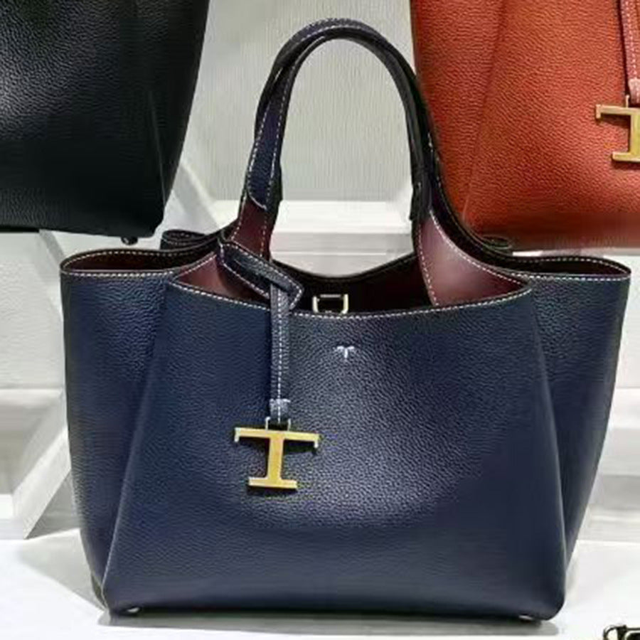 Pebble Grain Tote Bag for Women with T-Shaped Charm Detail, Large Capacity Commuter Shoulder Crossbody Handbag with Versatile Everyday Design