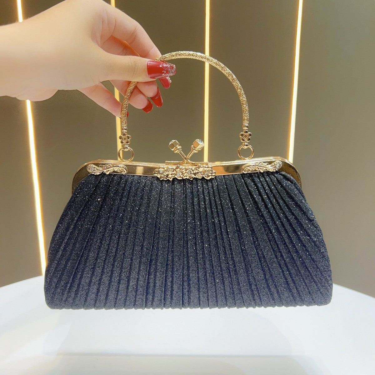 Elegant Pleated Banquet Bag for Women, A Luxurious Top-Handle Evening Handbag with Premium Sophisticated Design, Perfect for Special Occasions
