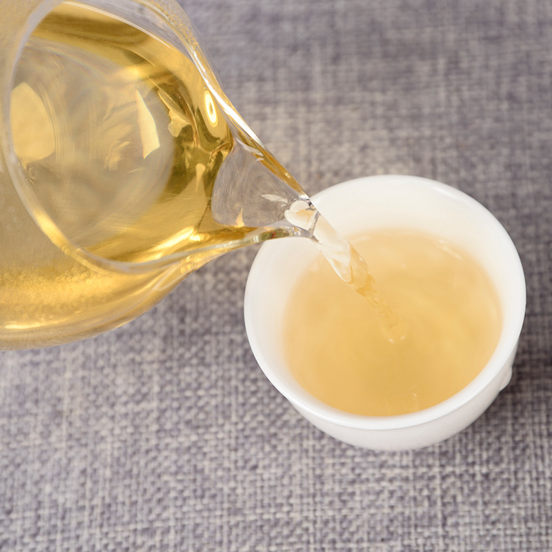 Gift Tea Yunnan Tea Old Banzhang Cake Pu'er Tea Tea Health Care 357g