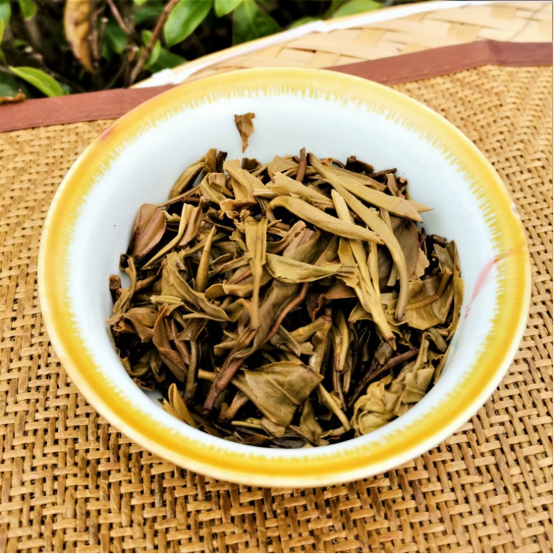 357g Yunnan Menghai Puerh Tea Cake Laobanzhang Pu-erh Raw Tea Old Tree Green Tea