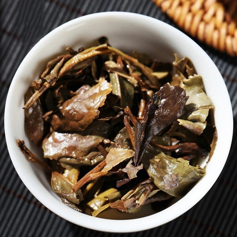 China Tea Organic Fuding Supreme Bai Mu Dan White Peony Cake White Tea 330g