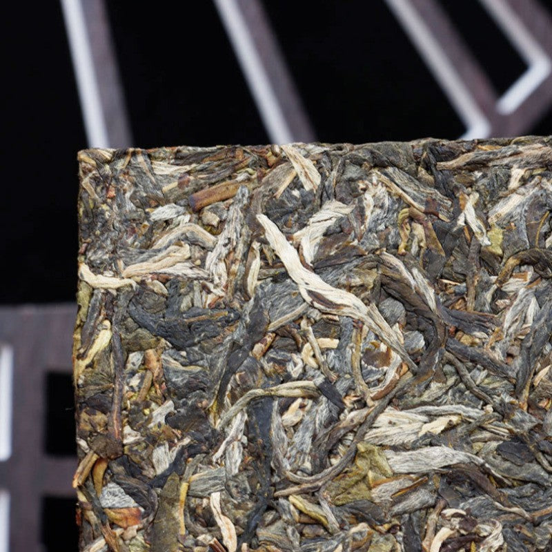 200g Authentic Yunnan Ancient Tree Jin Jiang Tea King Pu'er Tea Raw Tea Bricks