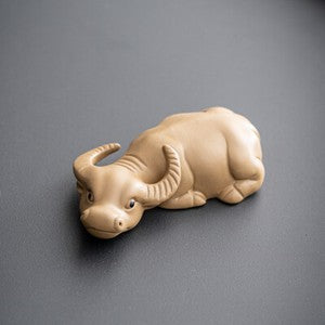 Chinese Yixing Zisha Purple Clay Tea Pet Bull Holder For Lid Of Tea Pot Tea Play