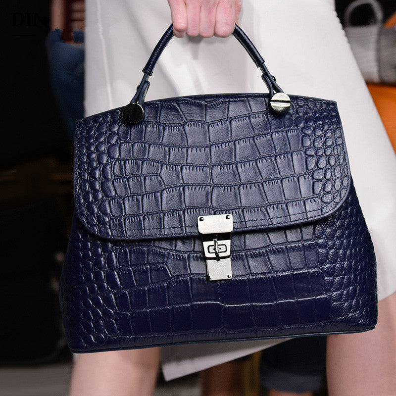 New Arrival Croc-Effect Genuine Leather Bag for Women, A Large Capacity Shoulder Crossbody Top-Handle Handbag with Fashionable Design
