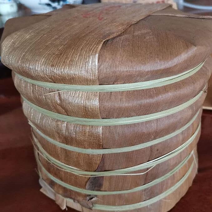 Aged Pu'er Tea Organic Old Pu'er Tea Top-Grade Yi Wu Raw Tea Yunnan 357g