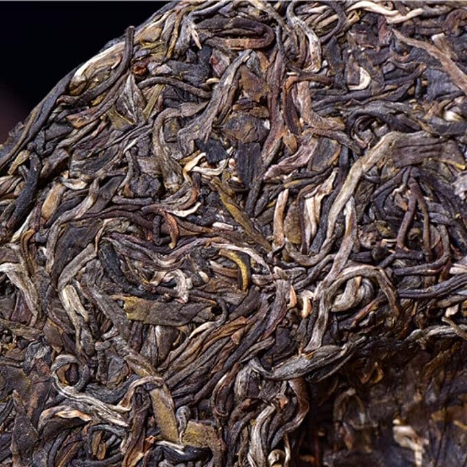 Natural Green Tea 2017 Spring Pu-Erh Tea Yunnan Big Tree Pu'er Raw Tea Cake 357g