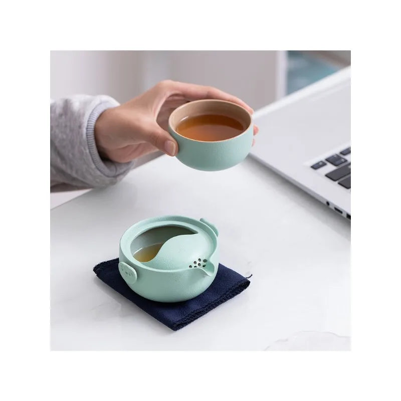 Ceramic Gongfu Travel Tea Set Gorgeous Chinese Teapot Set One Pot Tea Cups Portable Carrying Case Tea Set Chinese