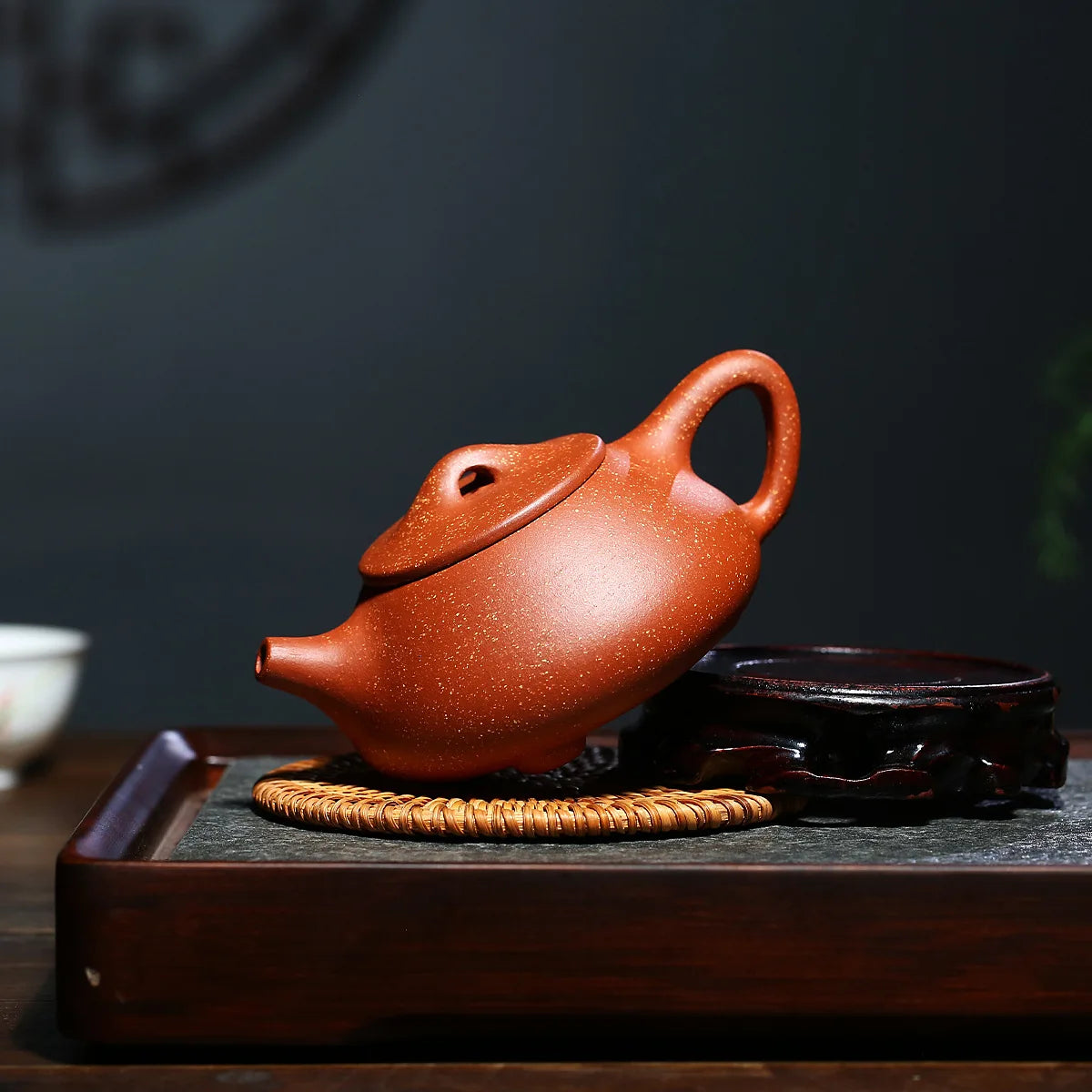 Chinese Yixing Teapots Purple Clay High-end Zisha Kung Fu Teaware Tea Kettles Handmade Customized Pottery Tea Pot Set