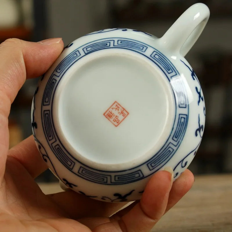 Creative lovely small teapot 150ML ceramic tea pot hand-painted blue-and-white porcelain teapot kung fu tea set