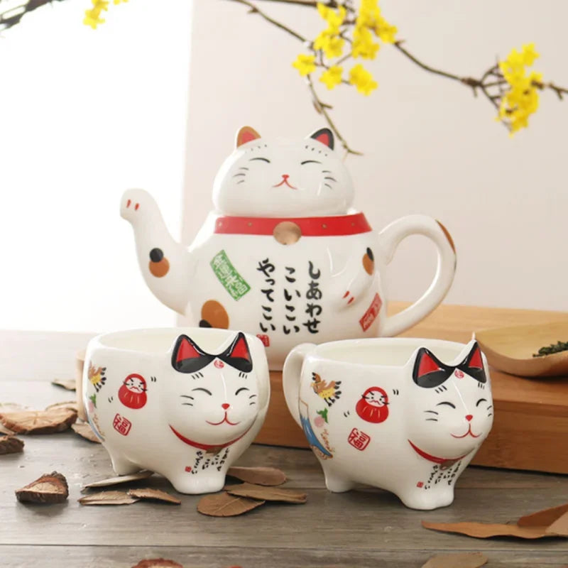 Japanese Cat Tea Set Maneki Neko Lucky Cat Ceramic Teapot and Cup Set Japanese Anime Cat Teapot 2 Teacups with Strainer Tea Set