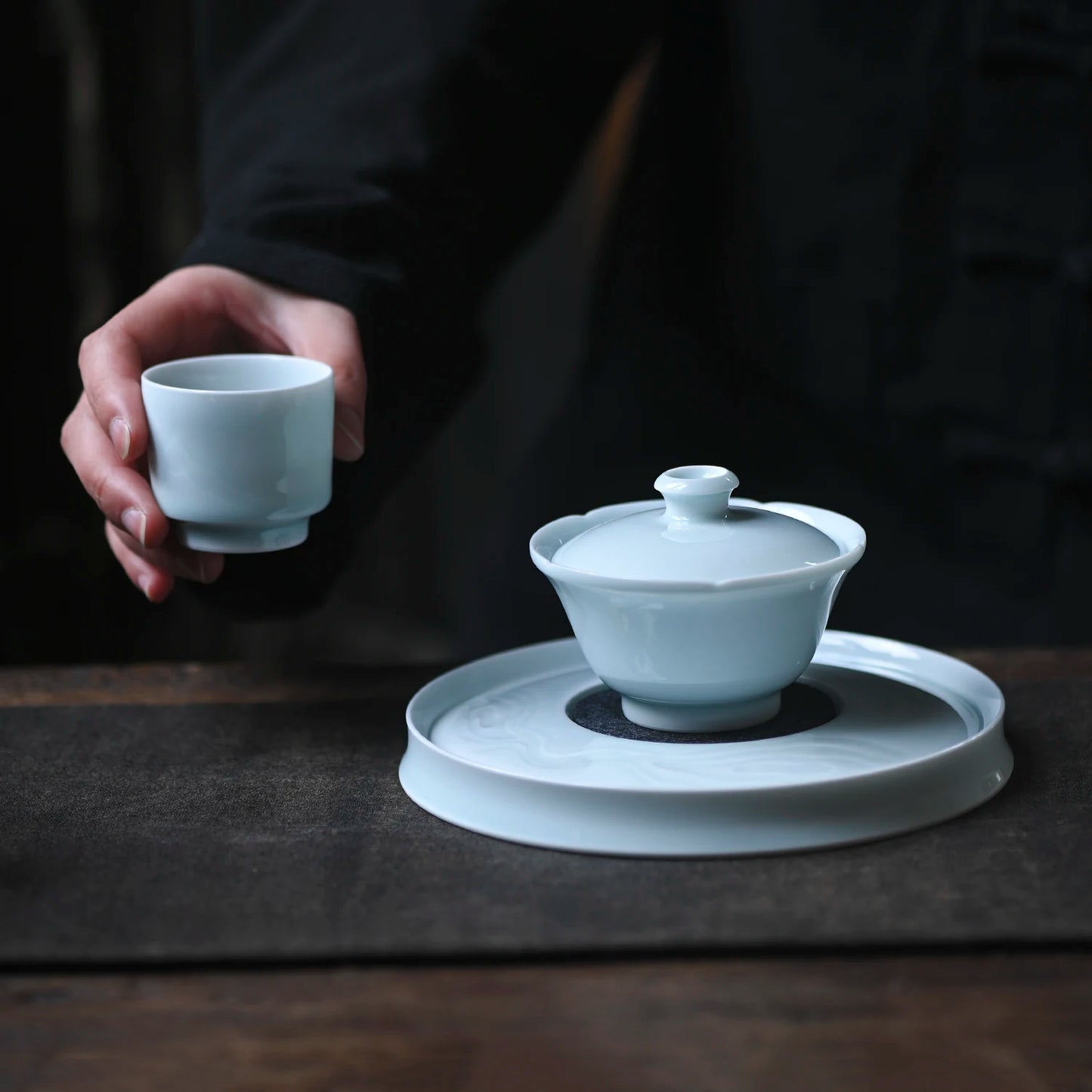 Jingdezhen Hutian kiln shadow green cover bowl tea cup teacup teapot bearing ceramic green and white glaze tea set