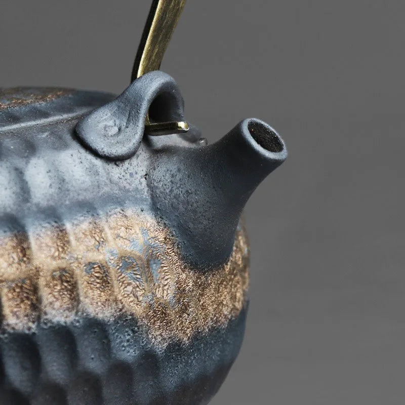 New Teapot with Infuser for Loose Tea Tea Pot Kung Fu Zisha Large Capacity Tea Pot with Filter Creative Handle Teapot Kettle Set
