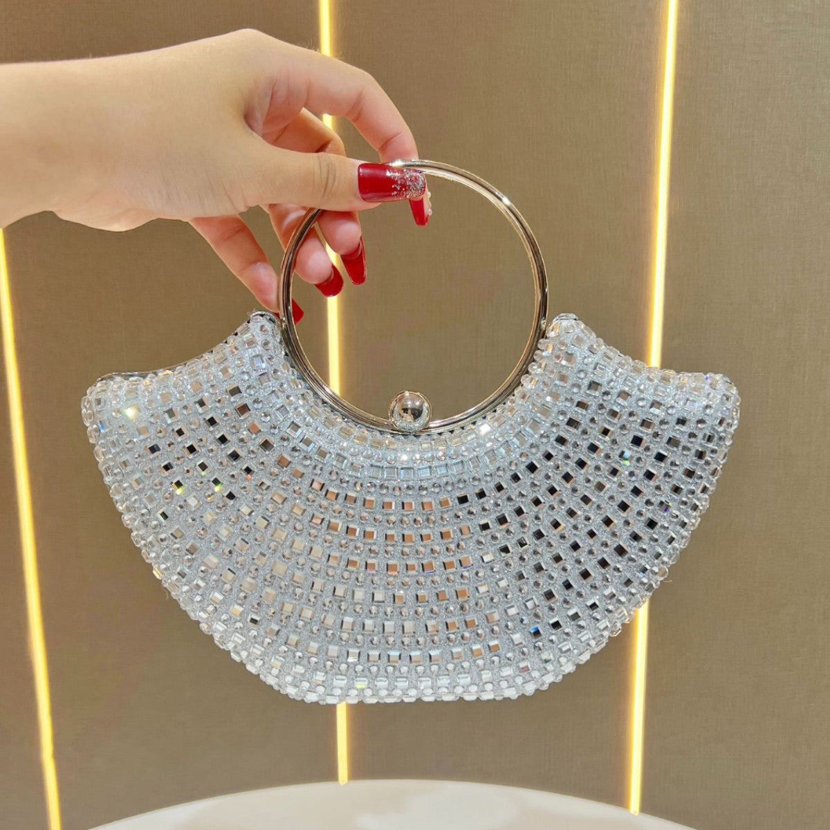 Dazzling Rhinestone Evening Clutch for Women, A Sophisticated Sparkly Top-Handle Handbag with Premium Luxury Look, Ideal for Formal Gowns Weddings & Banquets