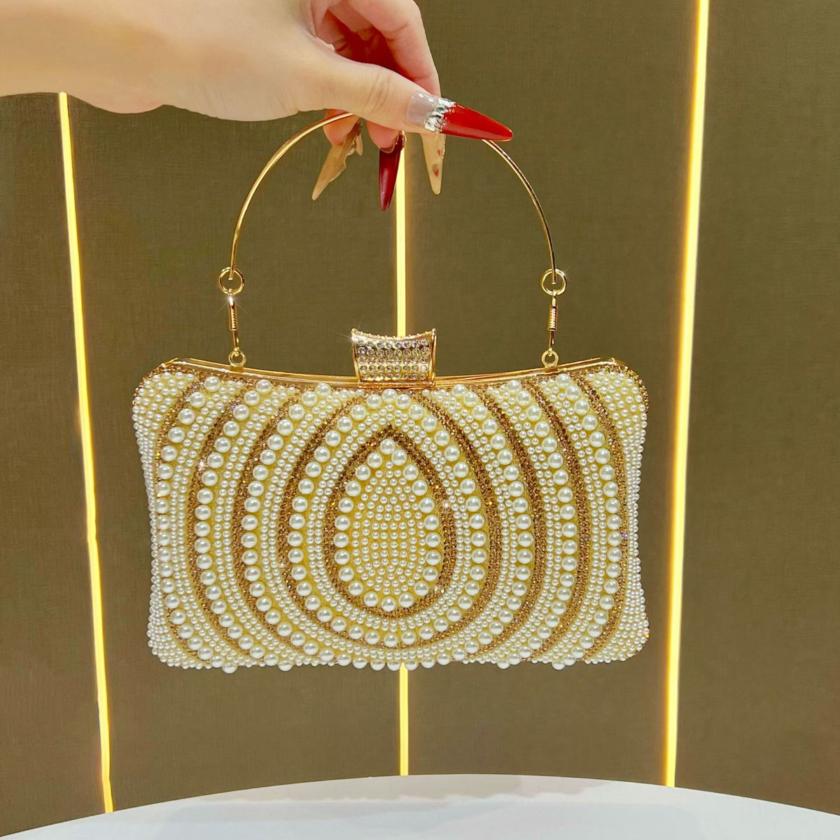 Elegant Pearl-Embellished Evening Clutch for Women, A Small Versatile Top-Handle Crossbody Bag with Shoulder Strap, Perfect for Banquets Weddings & Formal Occasions