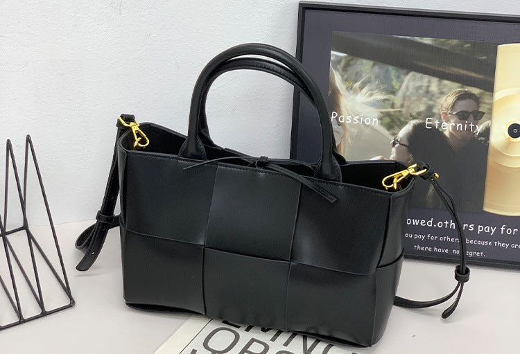 Genuine Leather Woven Large Capacity Tote Bag for Women, New Premium Shoulder Underarm Top Handle Purse, Fashionable Commute Handbag for Ladies