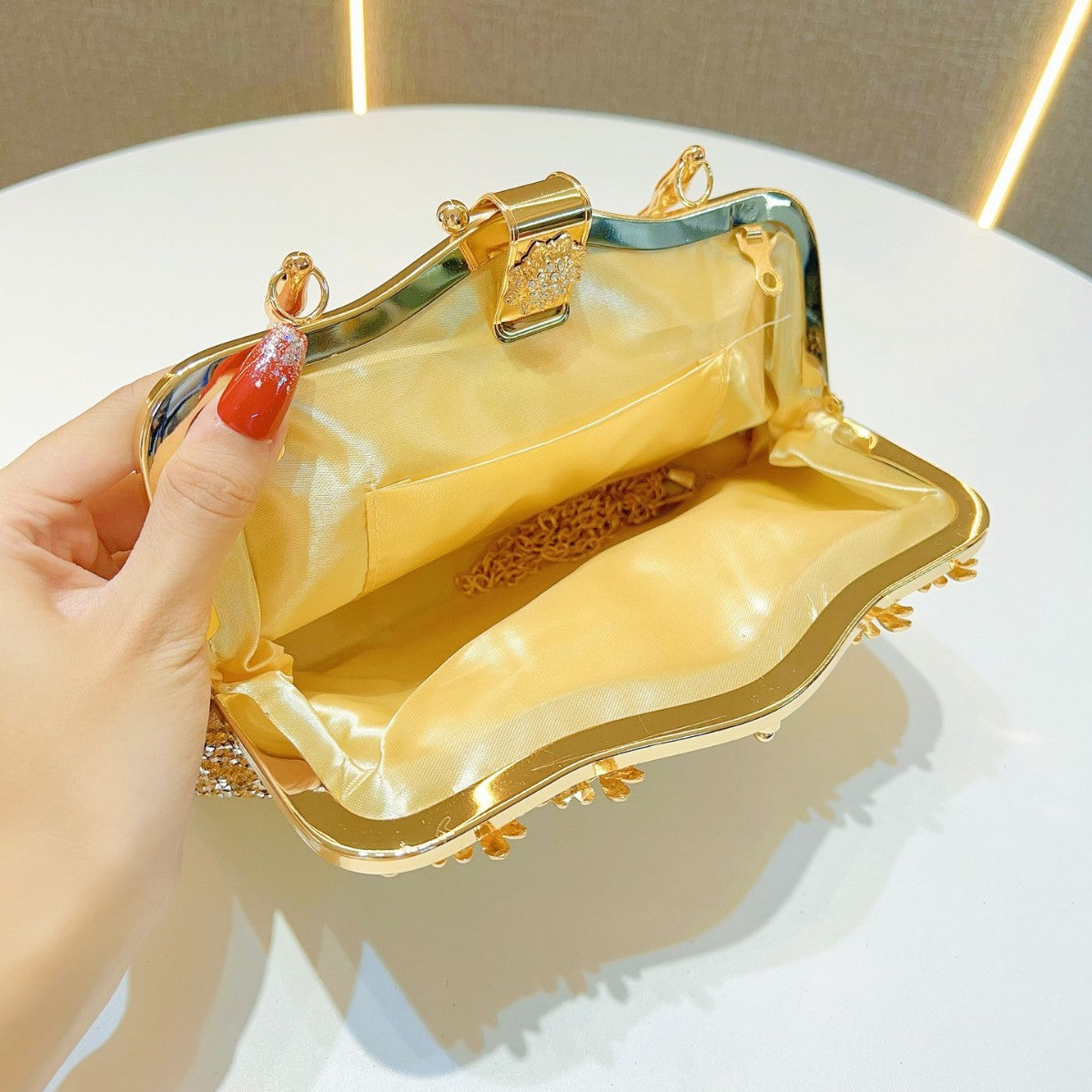 Elegant Rhinestone-Embellished Banquet Bag for Women, A Glamorous Top-Handle Crossbody Handbag Perfect for Mother of the Bride Formal Dresses & Special Occasions