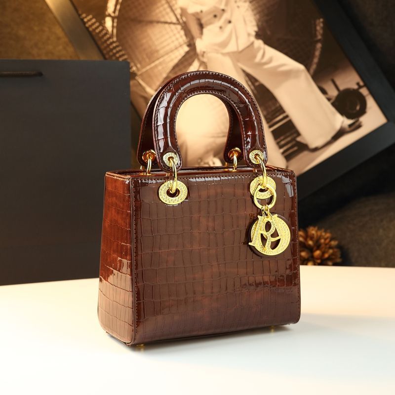 New Arrival Lady-Inspired Croc-Effect Bag for Women, A Light Luxury Shoulder Crossbody Top-Handle Handbag with Premium Exquisite Design