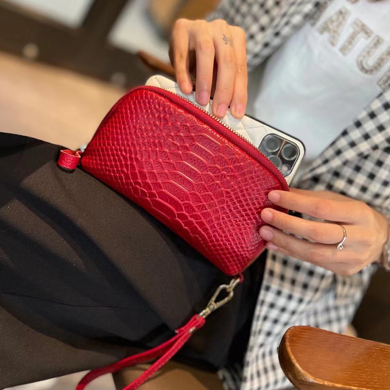New Arrival Croc-Effect Genuine Leather Long Wristlet Wallet for Women, A Top-Layer Cowhide Phone Bag with Elegant Design & Comfortable Wrist Strap