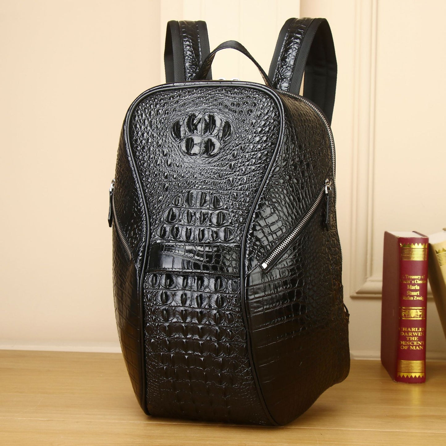 New Arrival Croc-Effect Genuine Leather Backpack for Men, A Large Capacity Multi-Functional Travel Daypack with Fashionable Outdoor Design