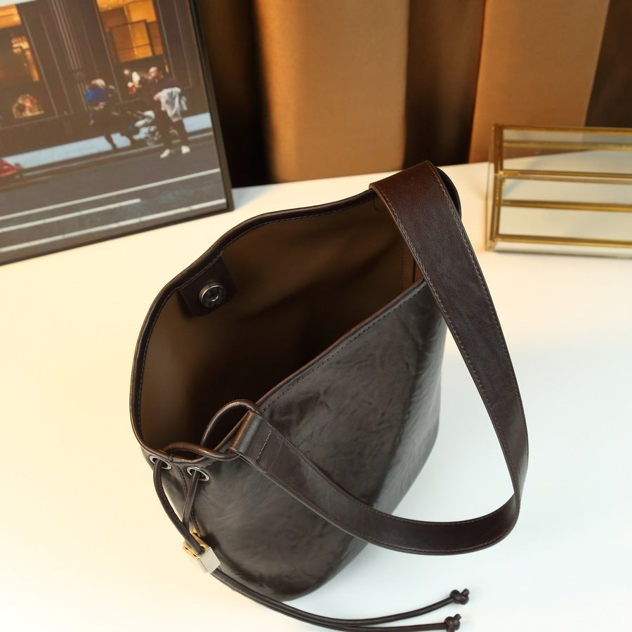 Korean Style Minimalist Shoulder Crossbody Bag for Women with Detachable Inner Pouch, Versatile Large Capacity Commuter Purse