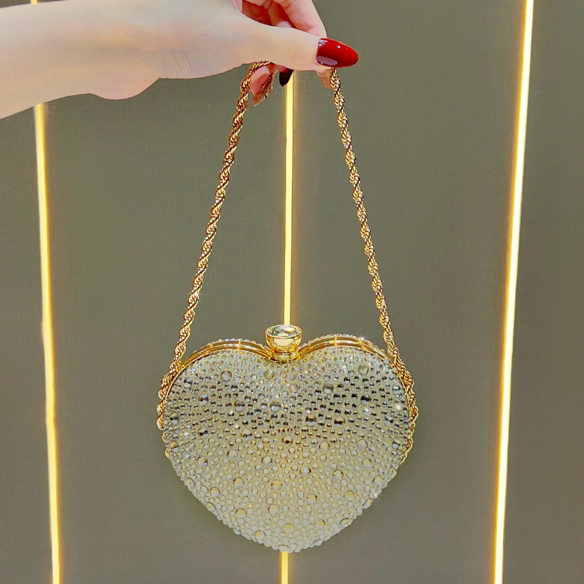 Dazzling Full Rhinestone Heart-Shaped Mini Bag for Women, A Small Top-Handle Lipstick Purse with Exquisite Chain Crossbody Strap, Perfect for Everyday Carry, Parties & Special Occasions