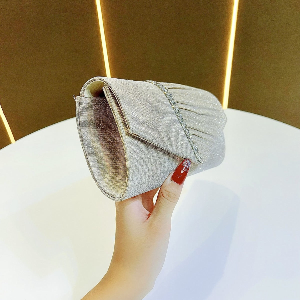 Dazzling Rhinestone Envelope Clutch for Women, Sparkly Small Evening Bag with High-End Glamorous Design, Perfect for Banquets Weddings Prom & Formal Gowns