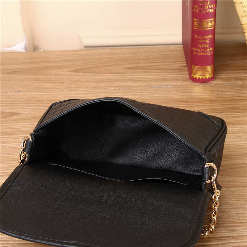 New Arrival Vintage Croc-Effect Baguette Bag for Women, A Premium Genuine Leather Shoulder Crossbody Underarm Purse with Trendy Versatile Design