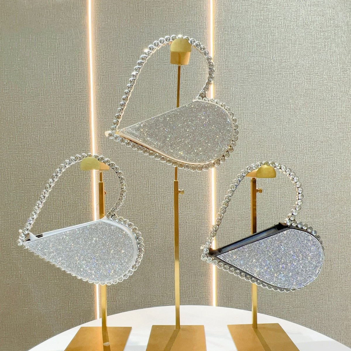Dazzling Rhinestone Heart-Shaped Clutch for Women, A Korean-Style Top-Handle Evening Bag with Removable Crossbody Shoulder Strap, Perfect for Banquets Weddings & Parties