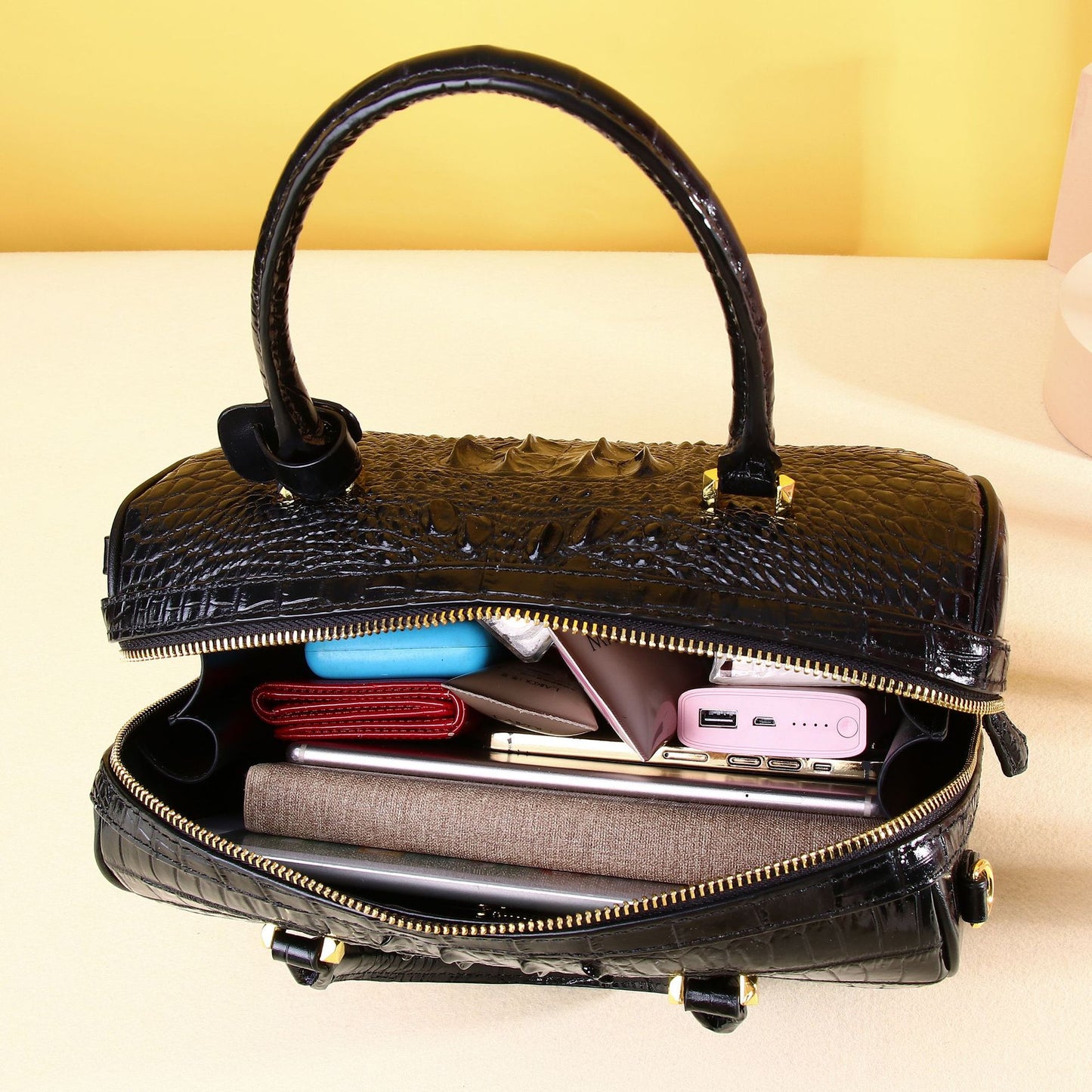 New Arrival Croc-Effect High-End Pillow Bag for Women, A Classic Top-Handle Crossbody Shoulder Handbag with Fashionable Design