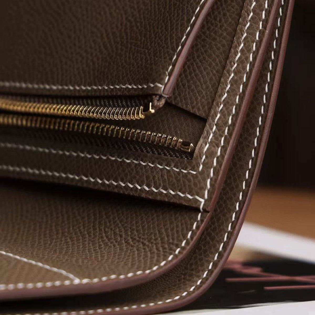 Genuine Leather Wallet for Men, Hermès-Inspired Epsom Leather Bifold Money Clip Wallet with Snap Closure, RFID Blocking Card Holder with 12 Card Slots and 2 Cash Compartments, Large Capacity Business Wallet