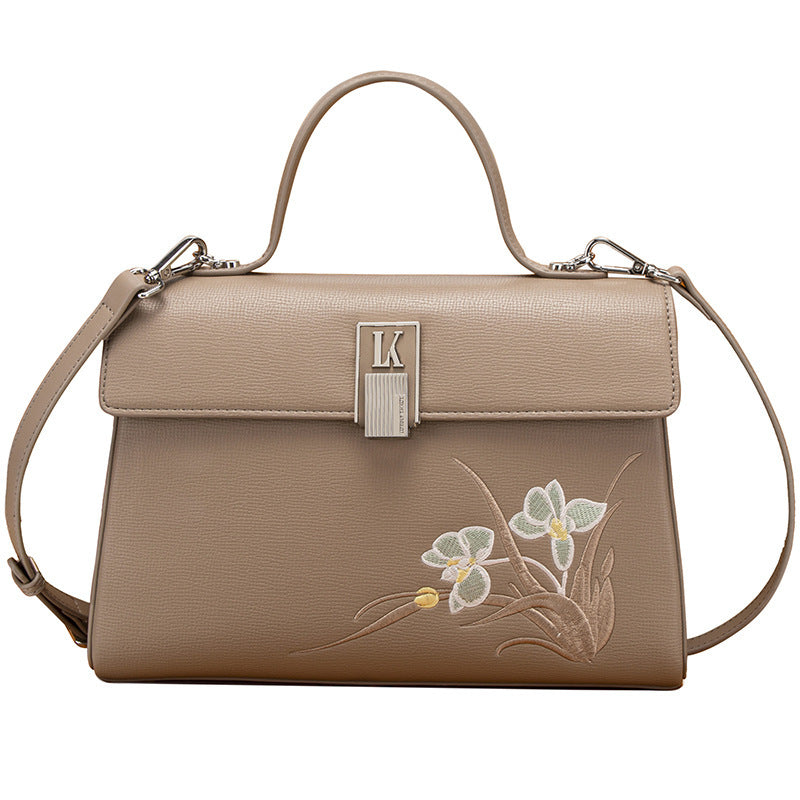 Exquisite Chinese Embroidery Genuine Leather Handbag for Women, Cheongsam-Inspired Elegant Tote with Premium Sophisticated Look, A Thoughtful Gift for Mom