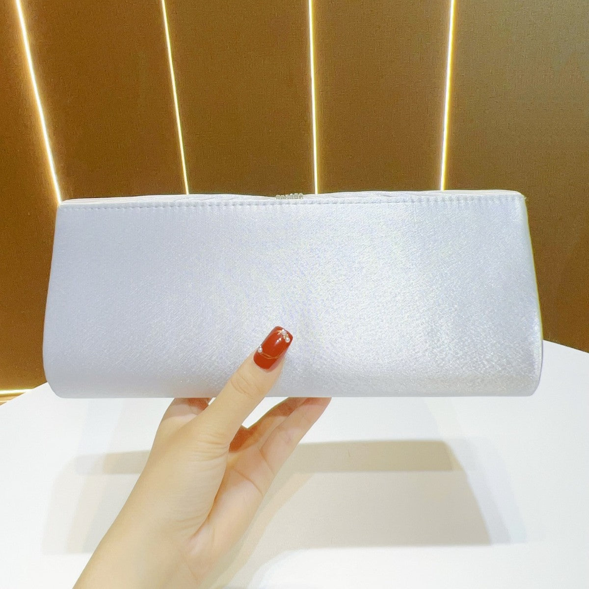 Elegant Pleated Satin Evening Clutch for Women, A Light Luxury Rhinestone-Embellished Crossbody Handbag with Premium Sophisticated Design, Perfect for Banquets & Special Occasions