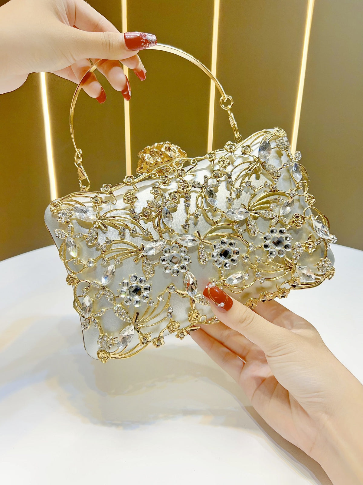 Women's Large Capacity Evening Clutch, Glamorous Small Square Chain Bag for Bridesmaid Formal Dress, Premium Purse for Banquet