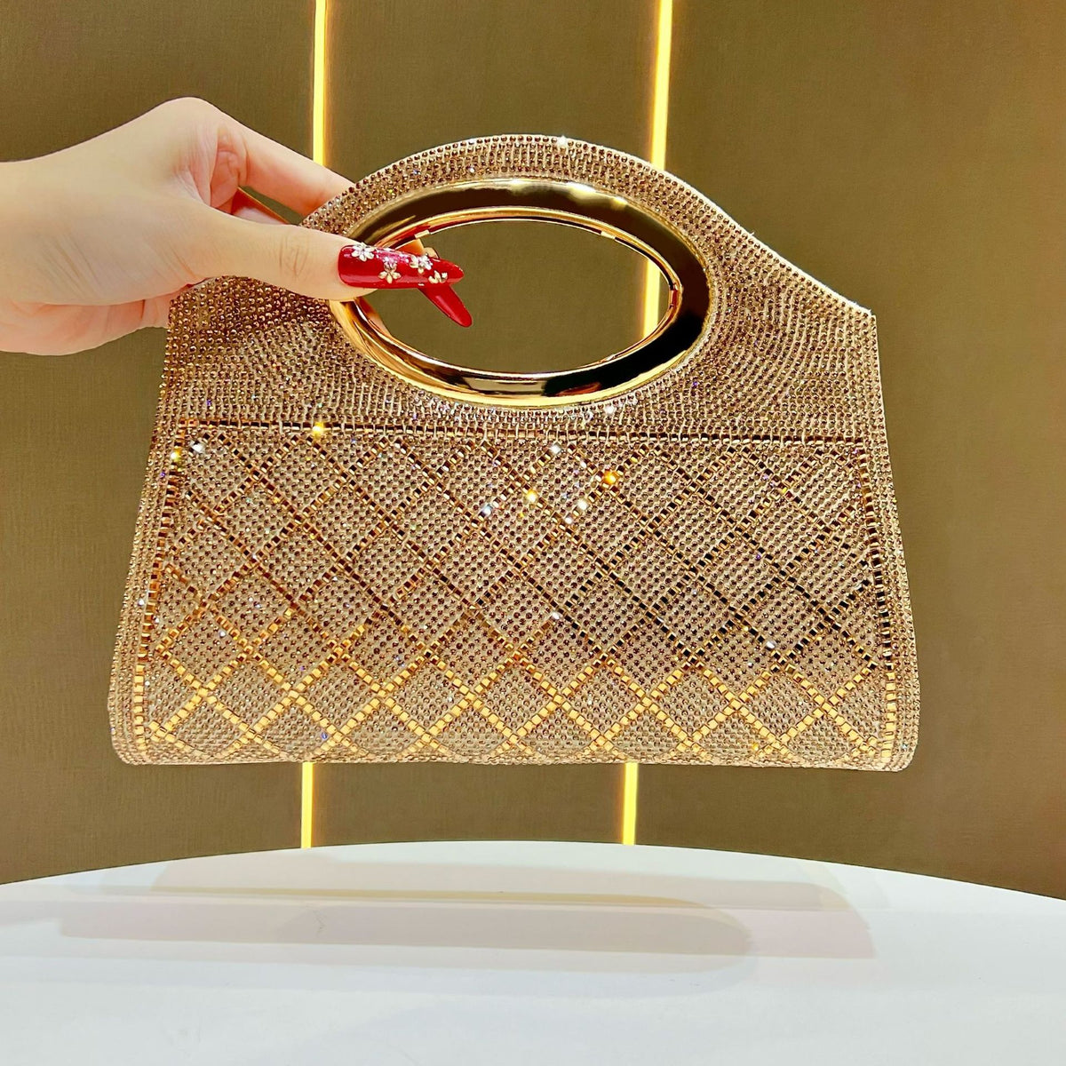 Dazzling Rhinestone Embellished Evening Clutch for Women, A Sparkly Top-Handle Banquet Bag Perfect for Cheongsam Formal Dresses Parties & Special Occasions