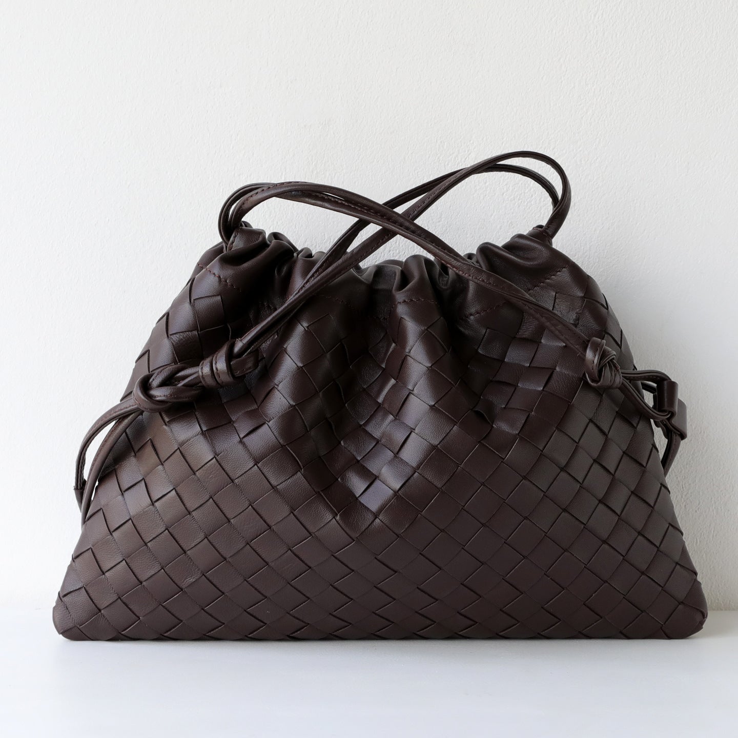 Sheepskin Woven Dumpling Drawstring Bag for Women Genuine Leather Underarm Shoulder Crossbody Handbag, Versatile Purse with Soft Textured Design