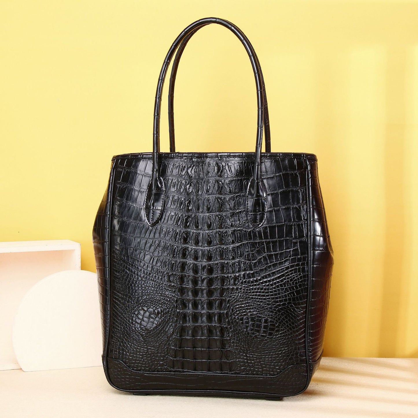 New Arrival Croc-Effect Classic Vertical Tote Bag for Men, A Versatile Large Capacity Top-Handle Handbag with Fashionable Design