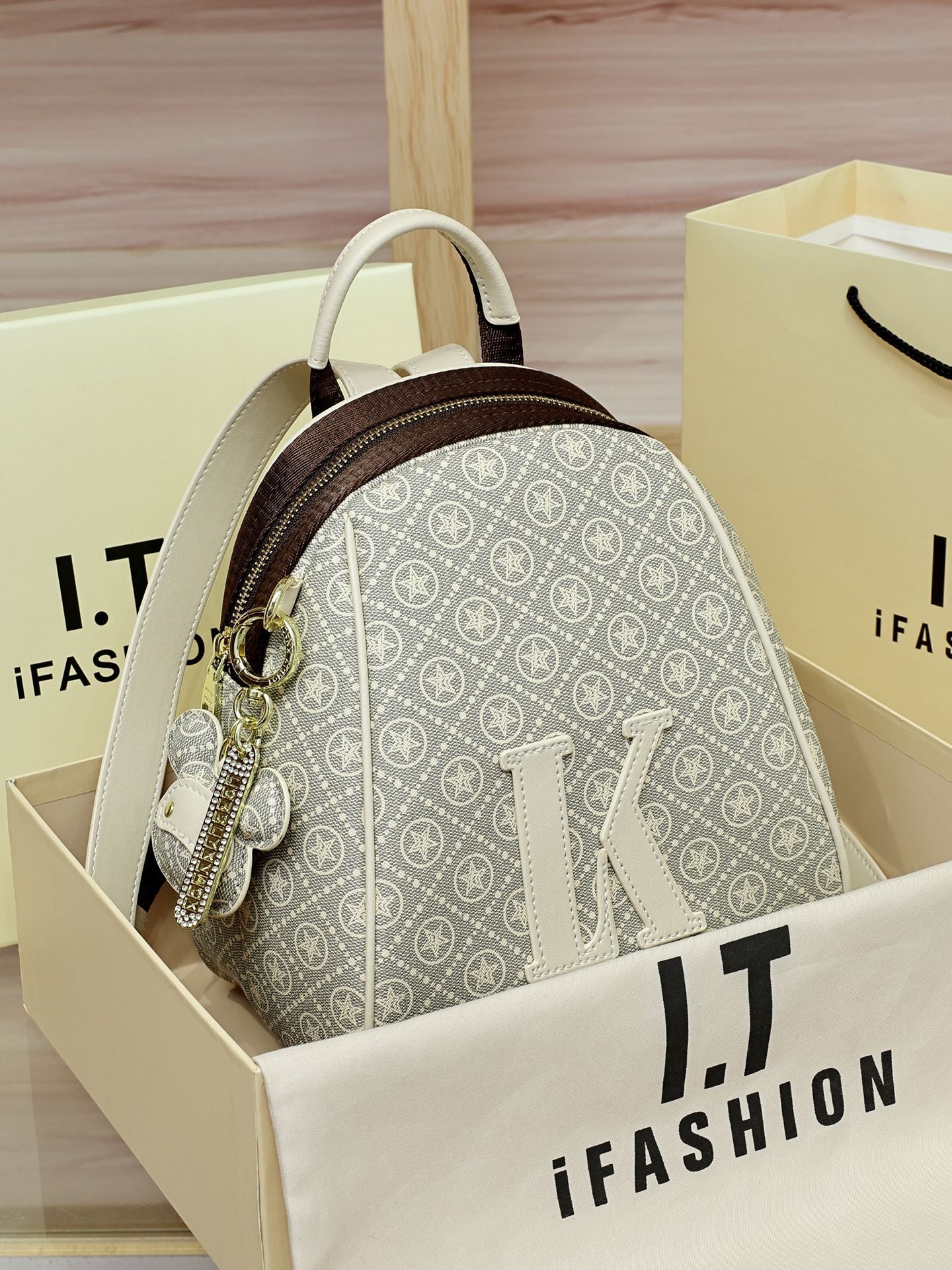 Genuine Leather Light Luxury Printed Backpack for Women, New Minimalist Large Capacity Casual Travel Daypack, Trendy School Bag for Ladies