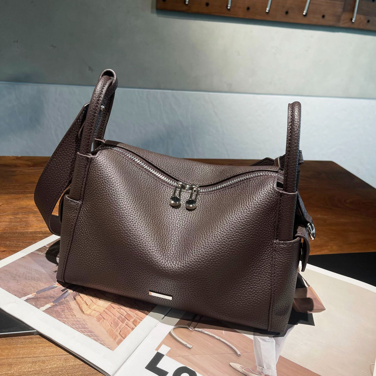 Genuine Top Layer Cowhide Pillow Bag for Women, New Fashionable Bestseller Shoulder Crossbody Top Handle Purse, Casual Everyday Handbag for Ladies