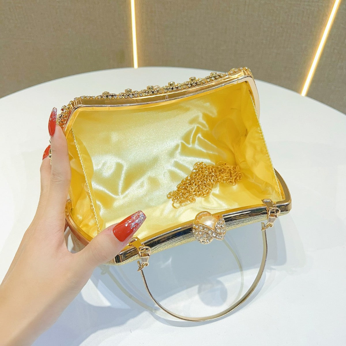 Elegant Rhinestone Tassel Evening Bag for Women, A Chanel-Style Pearl Embellished Crossbody Shoulder Handbag Perfect for Birthday Weddings Banquets & Special Occasions